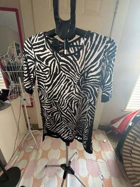 Coco Bianco Black and White Zebra Animal Print Short Sleeve Top Size S